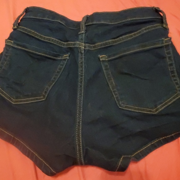 Shorts - Picture 3 of 3